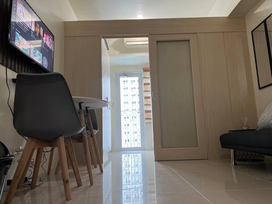 Jazz Residences - 1 Bedroom With Balcony - Cable, Wifi & Netflix Manila Exterior foto